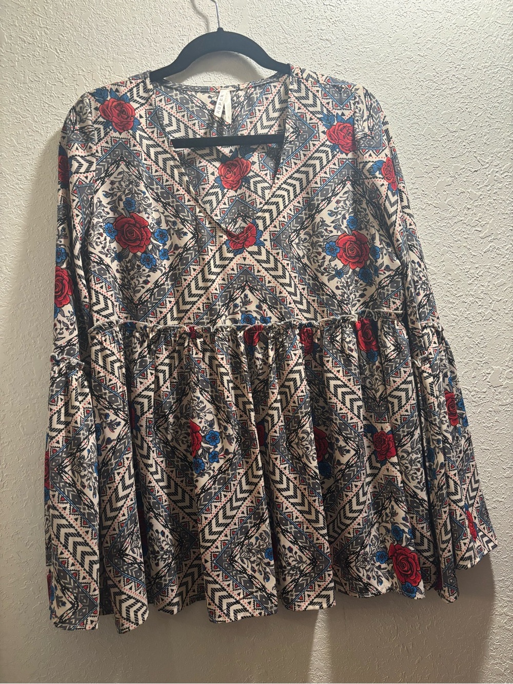 ROPER size large beautiful rose blouse